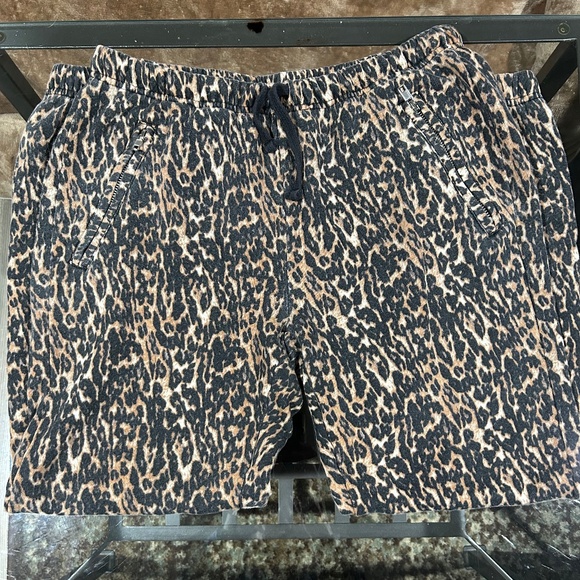 Sincerely Jules Leopard Joggers - Picture 6 of 7